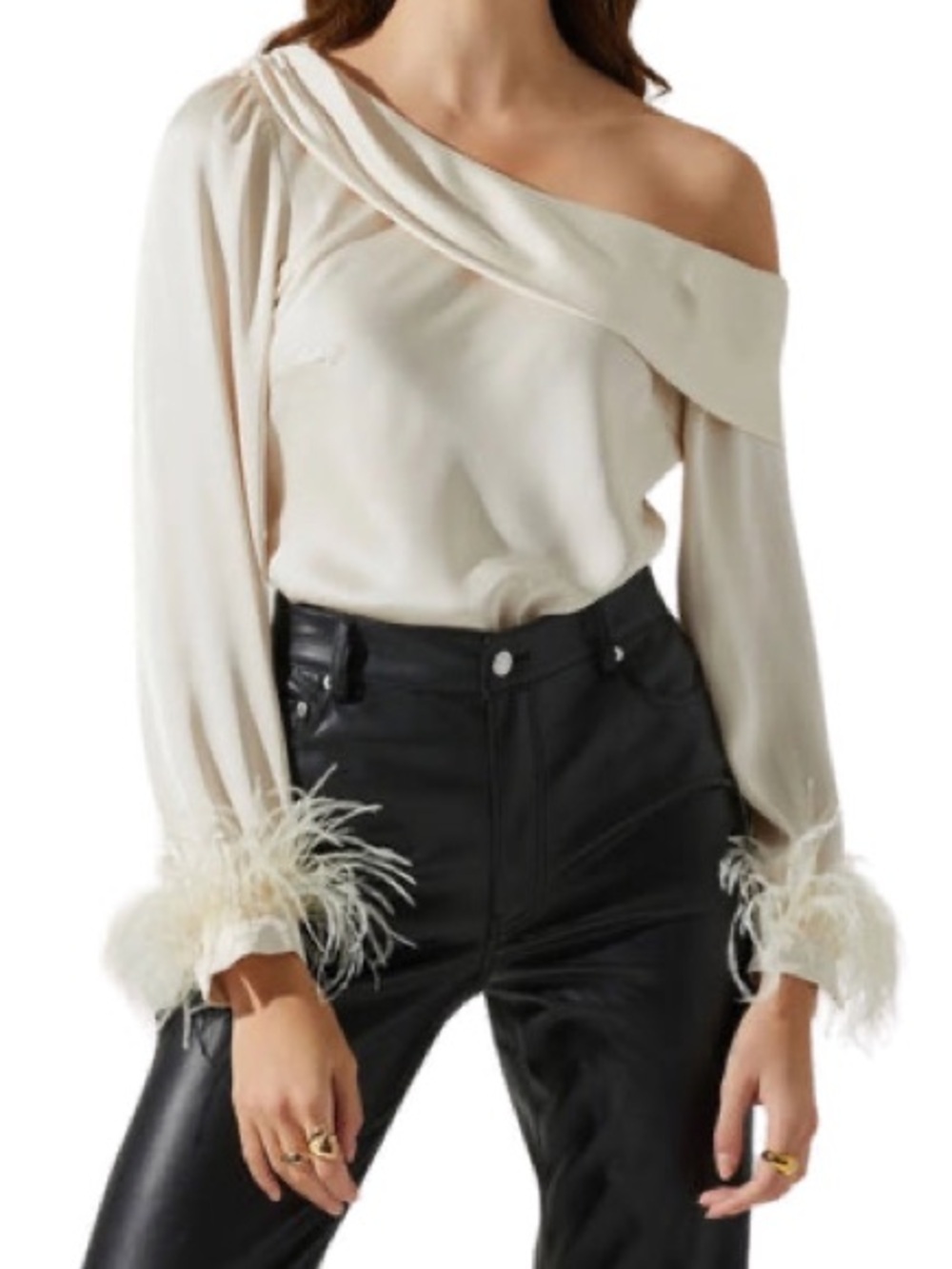 ASTR THE LABEL Dawn Top Off Shoulder Neckline and Feather Sleeves Women’s Medium